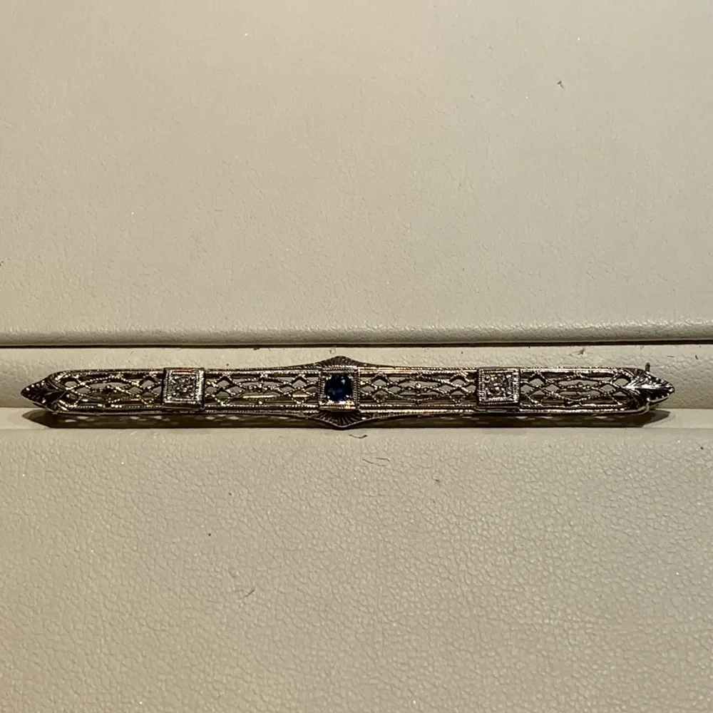 Edwardian Art Deco Antique 14K White Gold Bar Pin with Sapphire and Diamonds - Picture 6 of 7